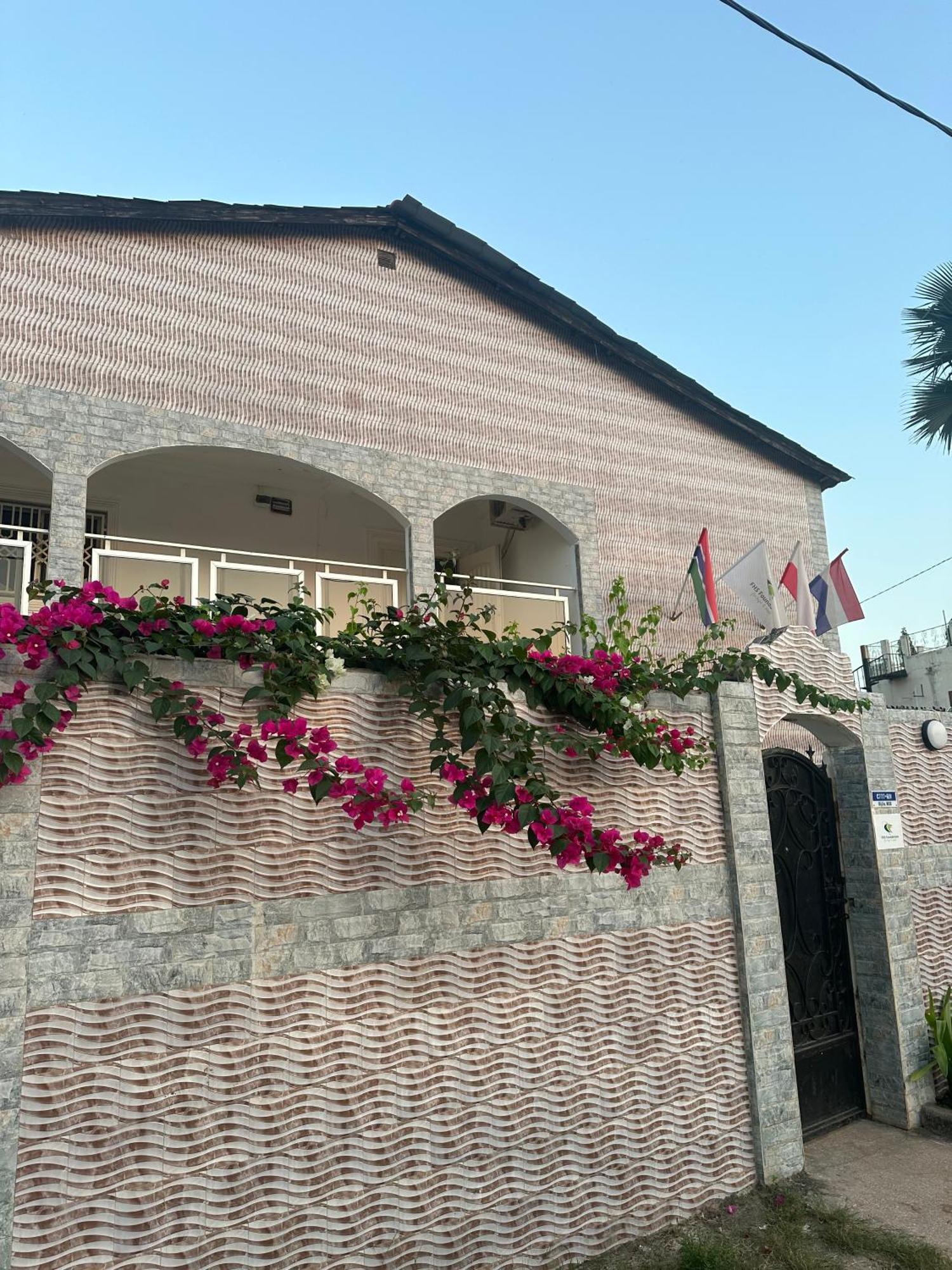 Fhs Foundation House Bijilo Exterior photo